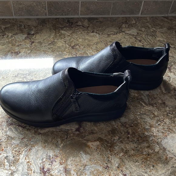 Black Clarks Unstructured Women’s Shoes - Picture 5 of 9